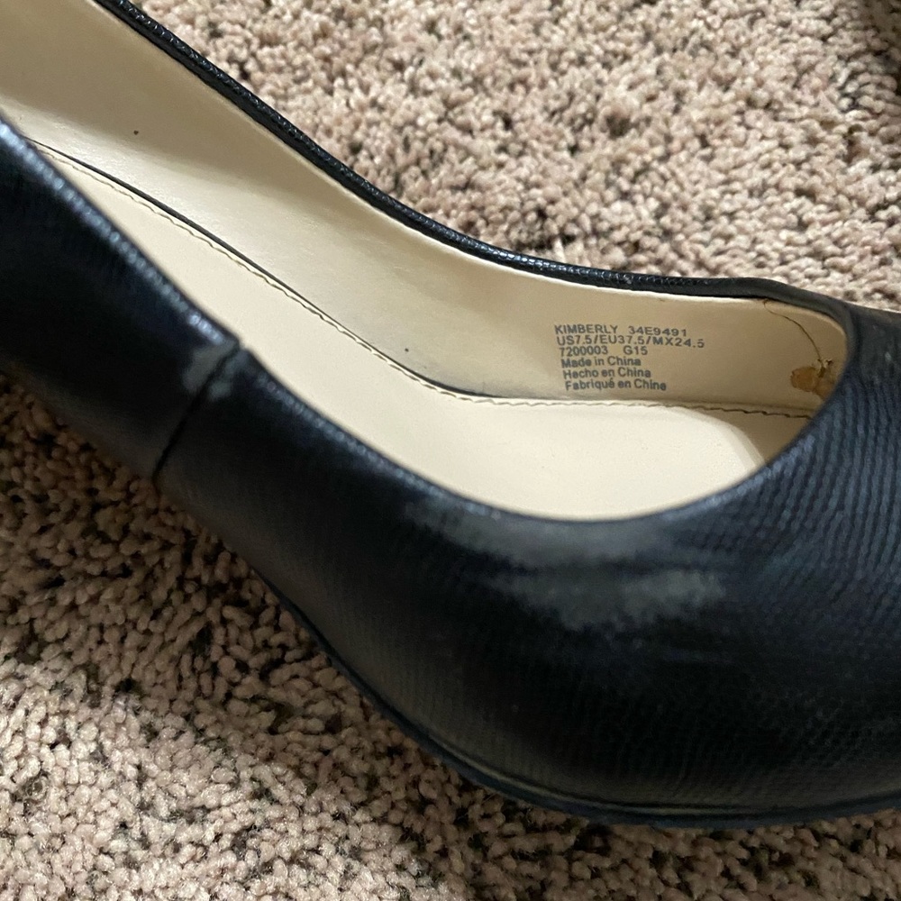 Black Pointed Toe Heels - Picture 7 of 7